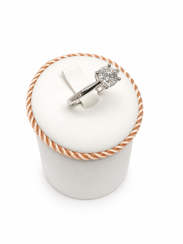 2cf59d48-eb28-4091-8976-9797cbe87094 Anello Solitario Salvini