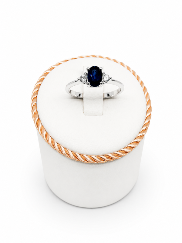 Anello zaffiro blu Giorgio Visconti