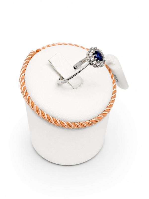 bf704670-ee2b-4a9d-ac22-974ac5431f73 Anello zaffiro blu