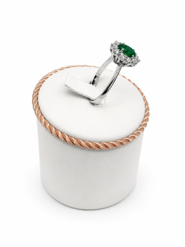 cd16e08d-900d-4ad3-9de3-270e0a119317 Anello smeraldo Giorgio Visconti