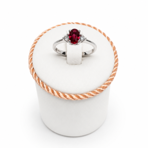 f87256a7-c12e-4ce4-8bb9-d2aa29f3da67 Anello rubino